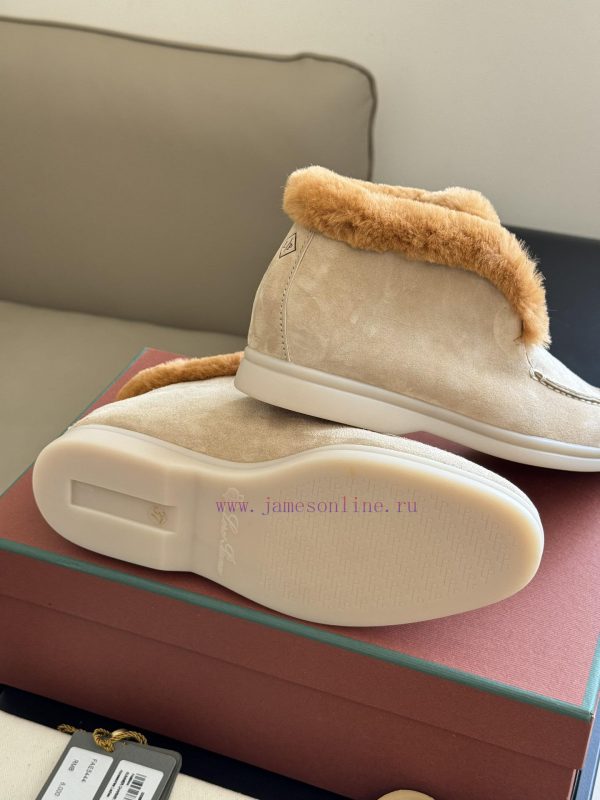 Top version logo pian... a classic fur shoe new color schemeThe price of cabinets has increailhbbha5 - Image 10