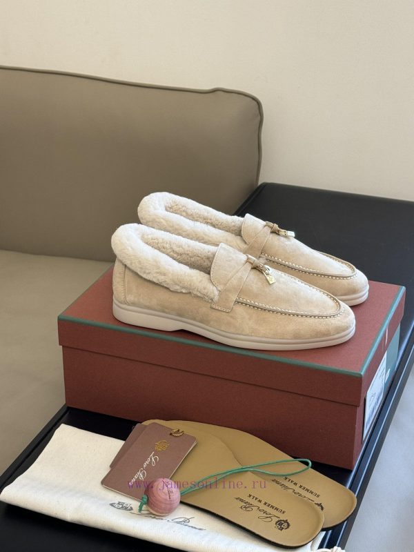 Top version logo pian... a classic fur shoe new color schemeThe price of cabinets has increac3ecr7vm