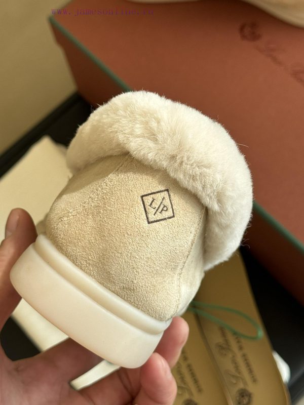 Top version logo pian... a classic fur shoe new color schemeThe price of cabinets has increac3ecr7vm - Image 9