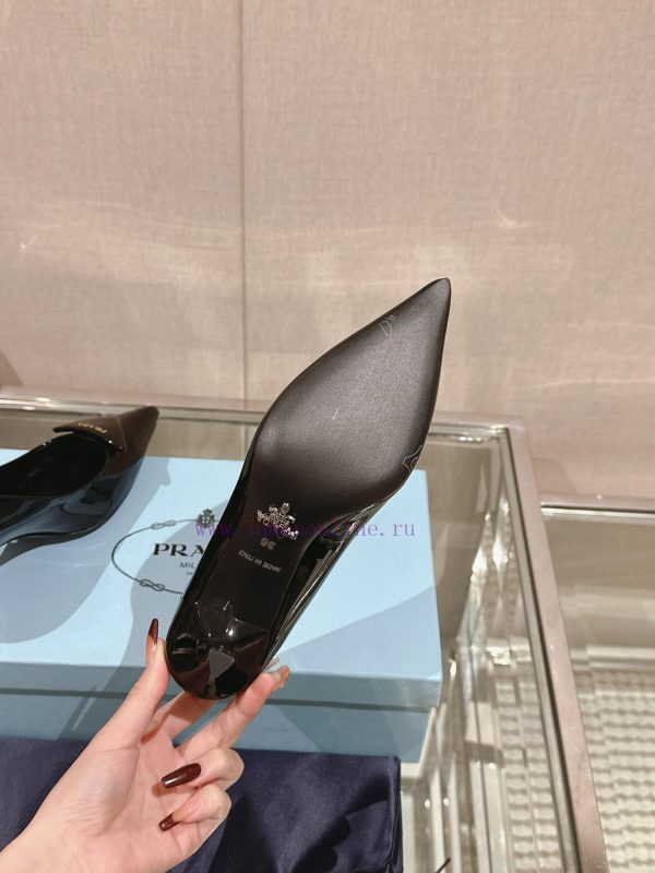 -24Ss Early Spring New Prada Stiletto ShoesThis patent leather high-heeled shoe presents a snz0k5lau - Image 10