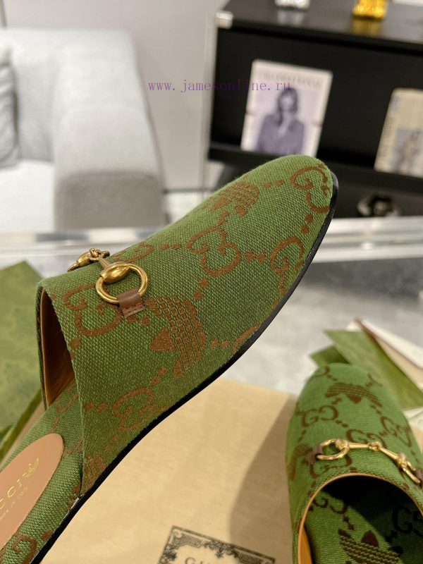 . Gucci collaborates with Adidas to create a new round of 24ss cool slippers with a buckle a0udxou1m - Image 8
