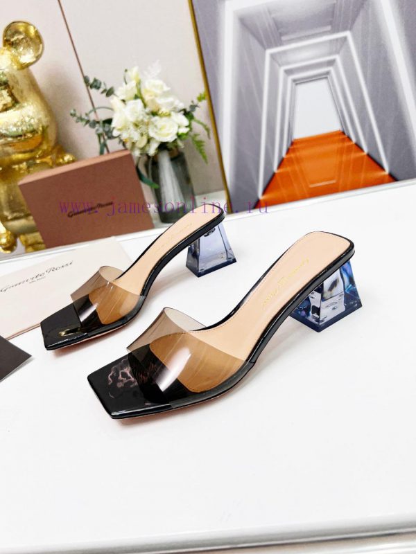 ???????? ?????Gian VitorossiGianvito rossi                         The brand's iconic contrajaw68xp5 - Image 4