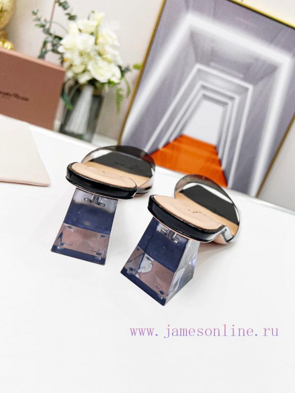 ???????? ?????Gian VitorossiGianvito rossi                         The brand's iconic contrajaw68xp5 - Image 7