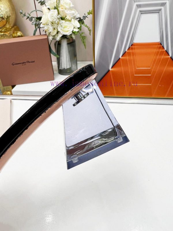 ???????? ?????Gian VitorossiGianvito rossi                         The brand's iconic contrajaw68xp5 - Image 8