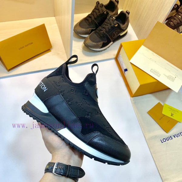 Up newThis Run Away sports shoe combines a variety of materials and features a strapless despi39o6yy