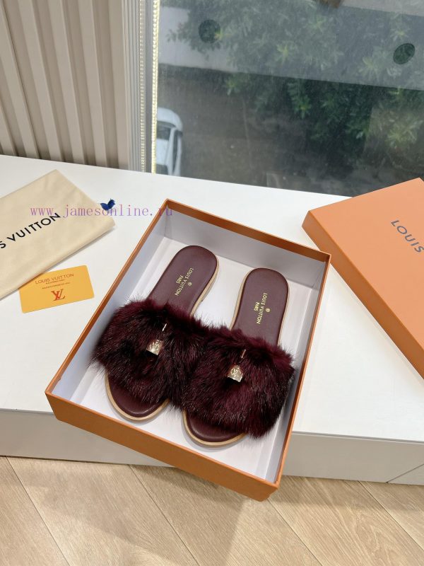 Top tierLouis Vuitton LV wool mopLimited edition home hotel slippers made of fur and top-qua9e98s6k6