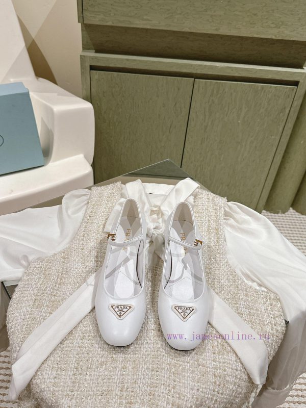 | ²⁰²4 ??  ??Prada's new spring and summer collection of stunning Mary Jane shoes is so sury5d4s1u9