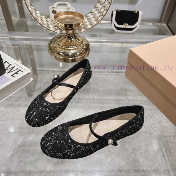Top tierDior 2024 vs Spring/Summer New CollectionRound toe single shoe with small pearl stral4imkiiq - Image 4