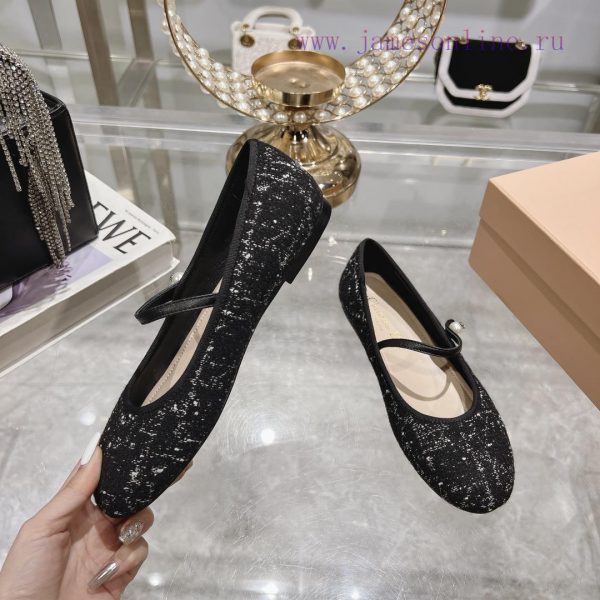 Top tierDior 2024 vs Spring/Summer New CollectionRound toe single shoe with small pearl stral4imkiiq - Image 5