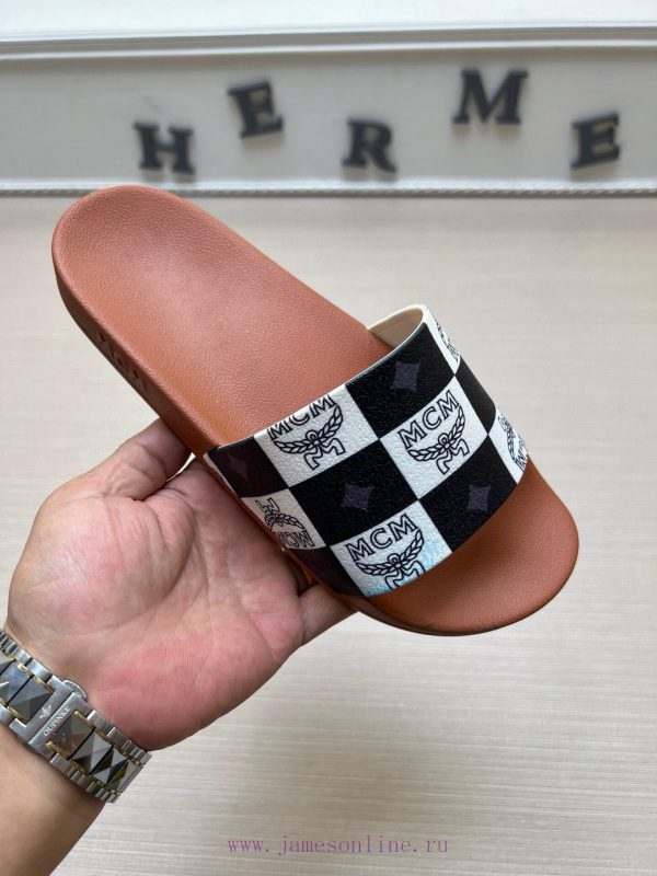 MCM's latest popular fashion slippers, with original 11 mold opening on the official websitekwz3xcj4