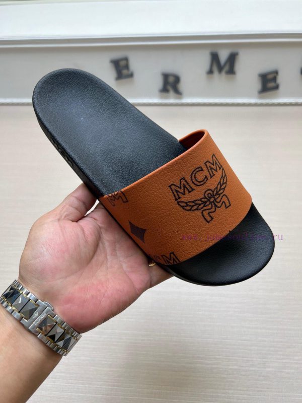 MCM's latest popular fashion slippers, with original 11 mold opening on the official websitek9xlvuxu