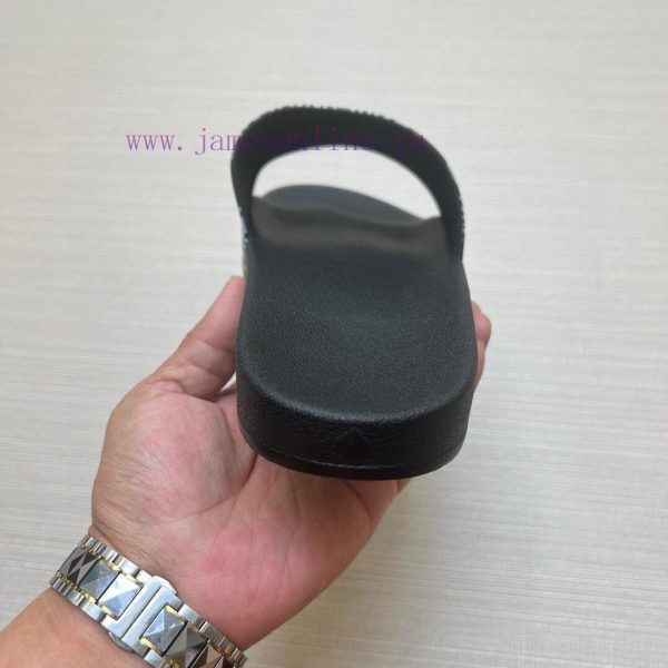 MCM's latest popular fashion slippers, with original 11 mold opening on the official websiteialr9nrs - Image 8