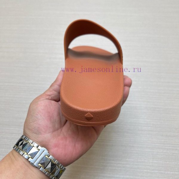 MCM's latest popular fashion slippers, with original 11 mold opening on the official website3mdfc3f4 - Image 8