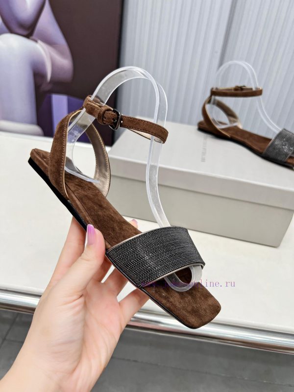 P Brunello Cucinelli B C sandals are now available in new stylesImported cashmere fabric wit8z35vq07