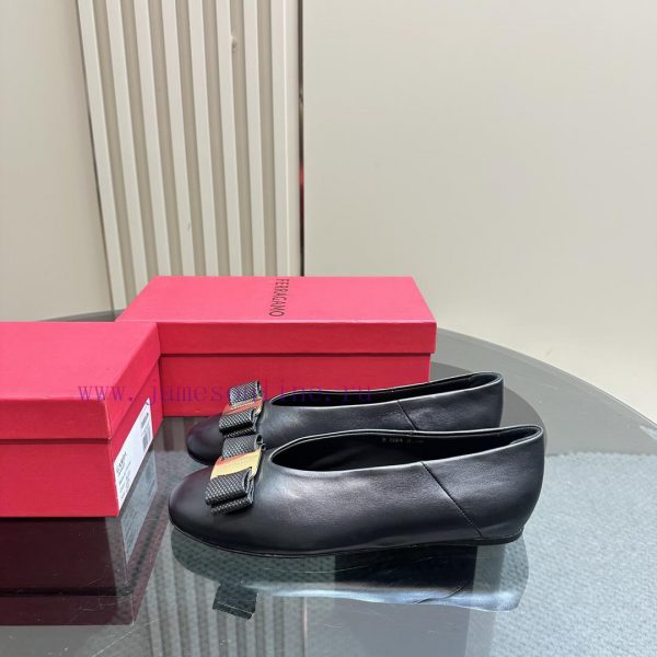 FERRAGAMO 24/ ? Ferragamo Ballet Flat Shoes FAM's high-frequency exposure in this issue, balc33nrh8o
