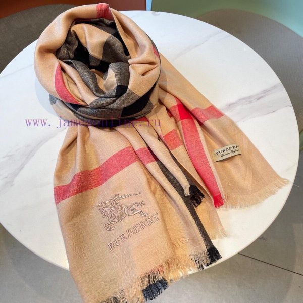 Burberry Classic Diamond Pattern War Horse Cashmere Scarf ️ The latest export Dubai official0yzu1pmq - Image 7