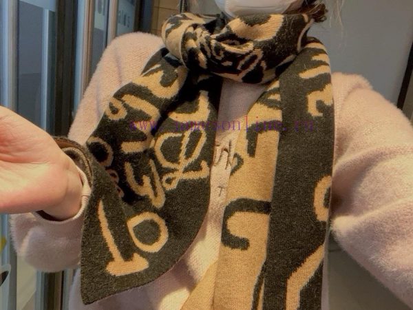 Loewe Original 2022 New Knitted Scarf with Low key Luxury, Exquisite Soft and Elite Level Faxh4m4gxn