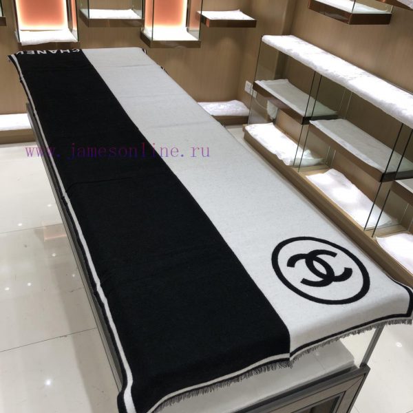 𝐂𝐡𝐚𝐧𝐞𝐥𝟐𝟑𝐛 "Black and White Symmetrical Big Shawl"Size190x70cm 98% Cashmere 2% Wool PairThe bdipdyohe - Image 10