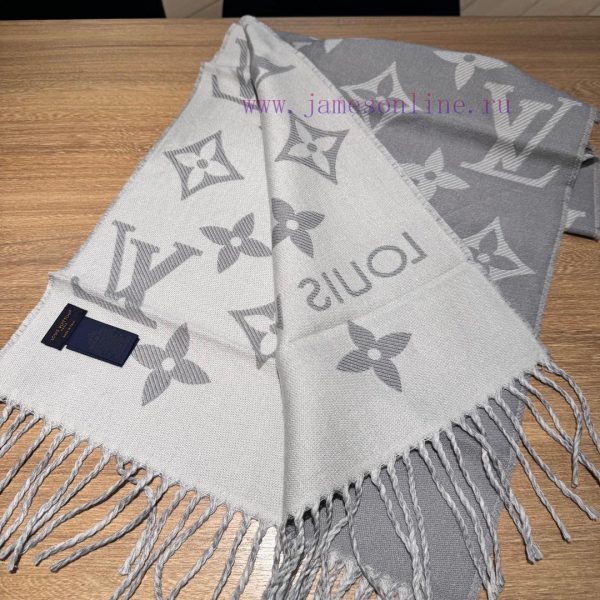 𝐋𝐨𝐮𝐢𝐬𝐕𝐮𝐢𝐭𝐭𝐨𝐧 Popular "ESSENTIAL2 Scarf"Size 186x34cm 100% combed woolExtend the distance bet8hb56bl4 - Image 14