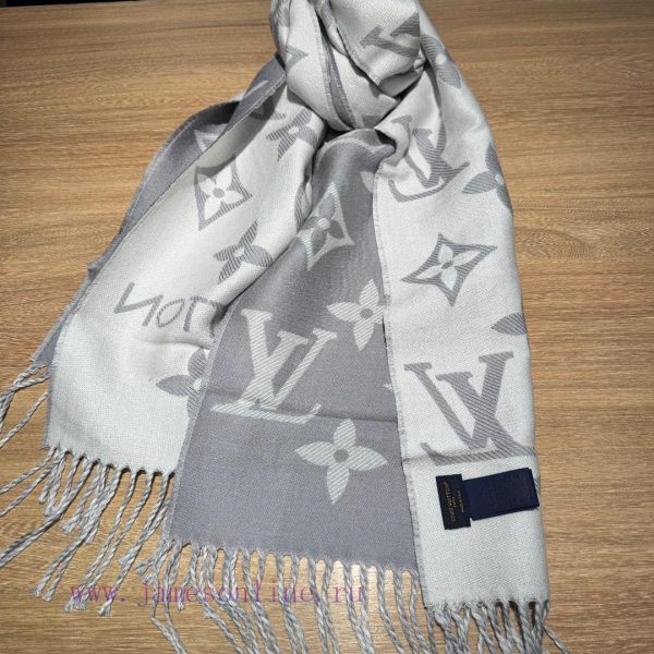 𝐋𝐨𝐮𝐢𝐬𝐕𝐮𝐢𝐭𝐭𝐨𝐧 Popular "ESSENTIAL2 Scarf"Size 186x34cm 100% combed woolExtend the distance bet8hb56bl4 - Image 17