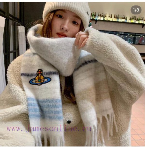 𝐕𝐢𝐯𝐢𝐞𝐧𝐧𝐞 𝐖𝐞𝐬𝐭𝐰𝐨𝐨𝐝 🪐 Classic Saturn mohair scarf by Vivienne Westwood, the British fashion de5i89xa8d