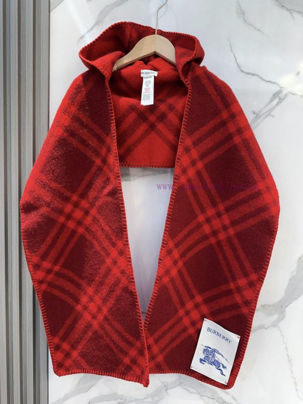 𝐁𝐔𝐑𝐁𝐄𝐑𝐑𝐘 Fashion Show Style "Knight Horse Hooded Scarf"Size195x30cm 100% woolThe equestrian qnxsbgg0 - Image 9
