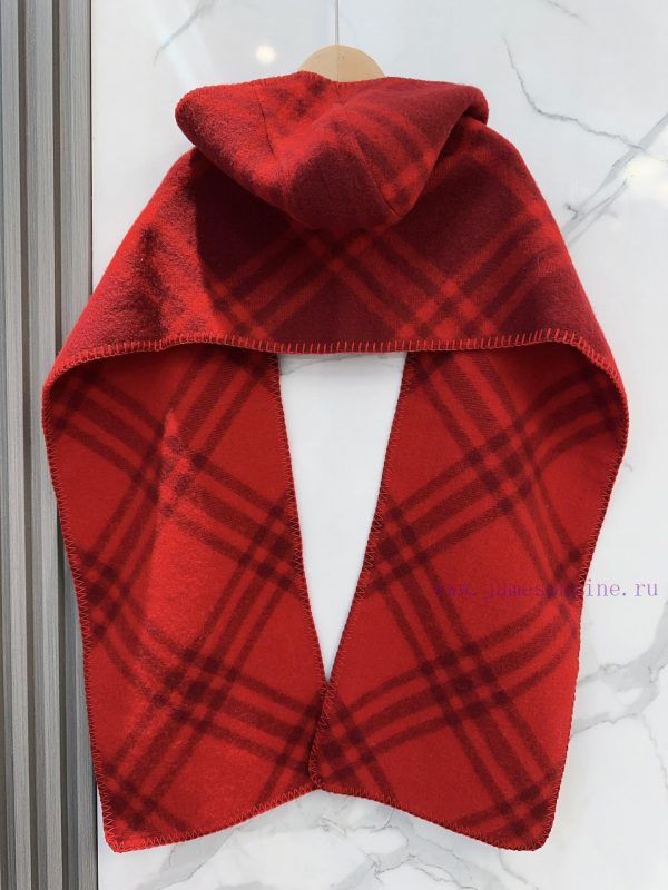 𝐁𝐔𝐑𝐁𝐄𝐑𝐑𝐘 Fashion Show Style "Knight Horse Hooded Scarf"Size195x30cm 100% woolThe equestrian qnxsbgg0 - Image 10