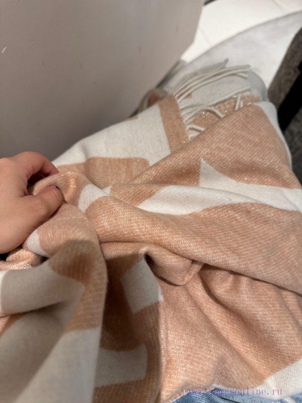 New shawlLouis Vuitton Golden Thread Cashmere shawlModel Milk Tea Color M77407 Size 200x70cm2dzbsq4g - Image 9