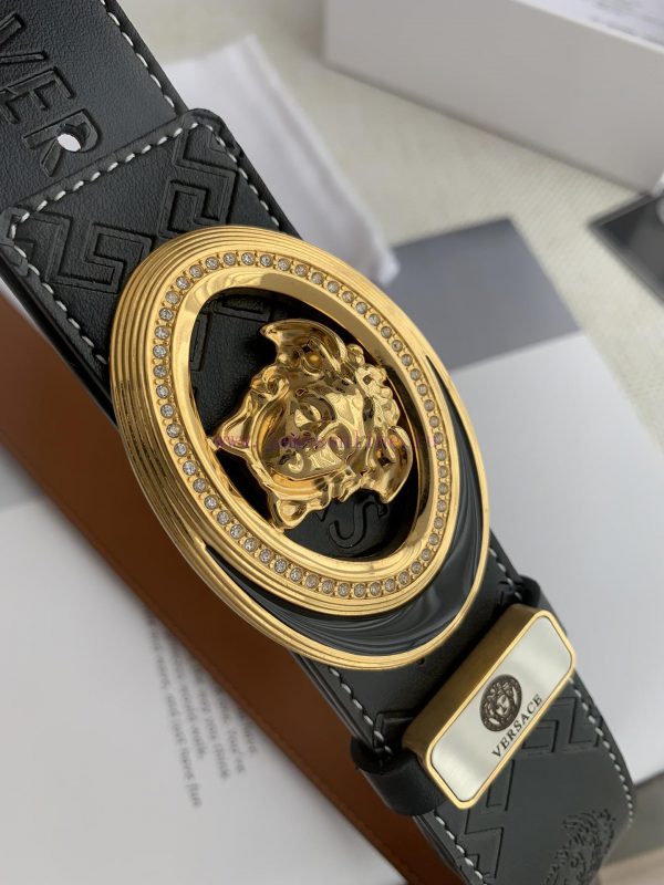 Versace. Versace ️Hanging buckle, classic human head pure copper hanging buckle, photographe uax865j0 - Image 4