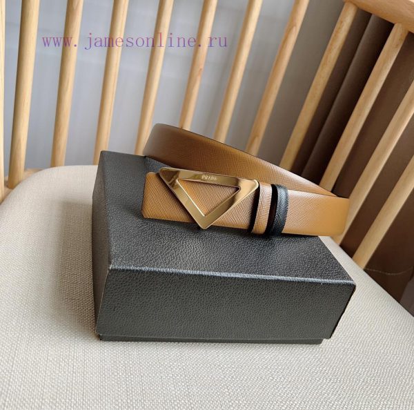 PRADA's buckle style waist belt comes from a multifunctional combination accessory series th js78voa0