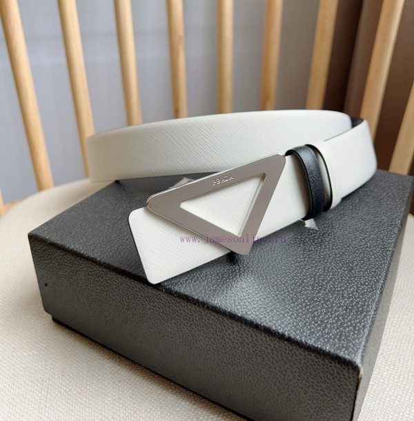 PRADA's buckle style waist belt comes from a multifunctional combination accessory series th ypmxw244 - Image 3
