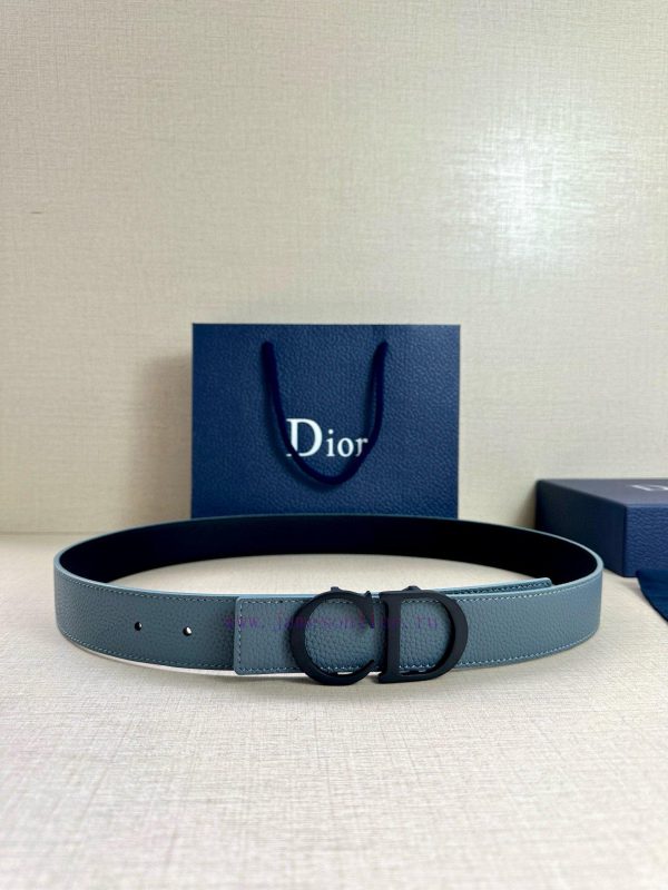 Dior's double-sided belt combines elegant temperament with modern style. Both sides are care kr155zmz