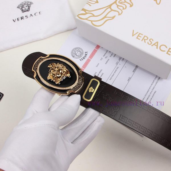 Versace, a world-renowned luxury brand, is a classic business and leisure item. It features sn2inw9s