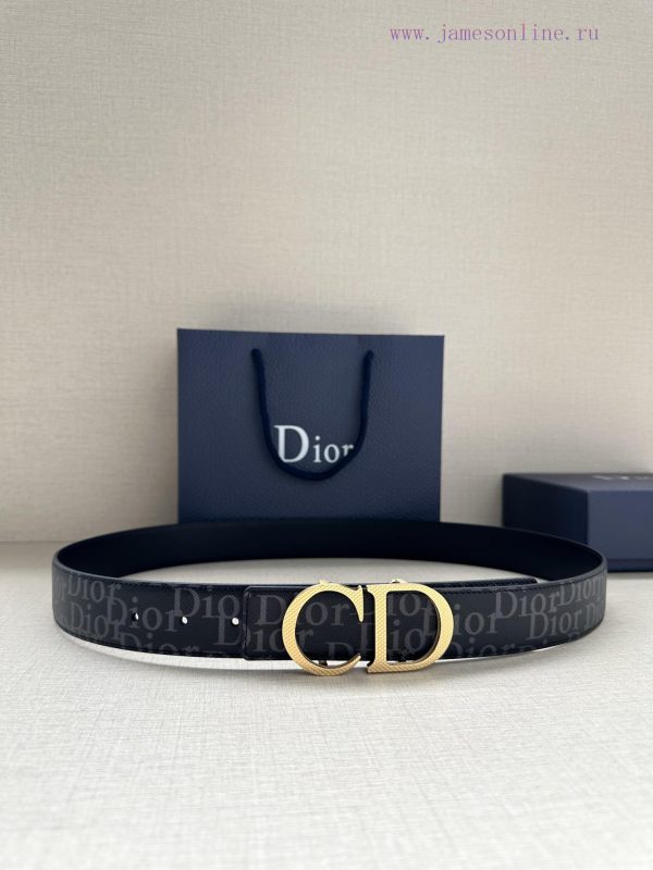 This 35mm double-sided belt combines elegant temperament with modern style. The double-sided araesxui