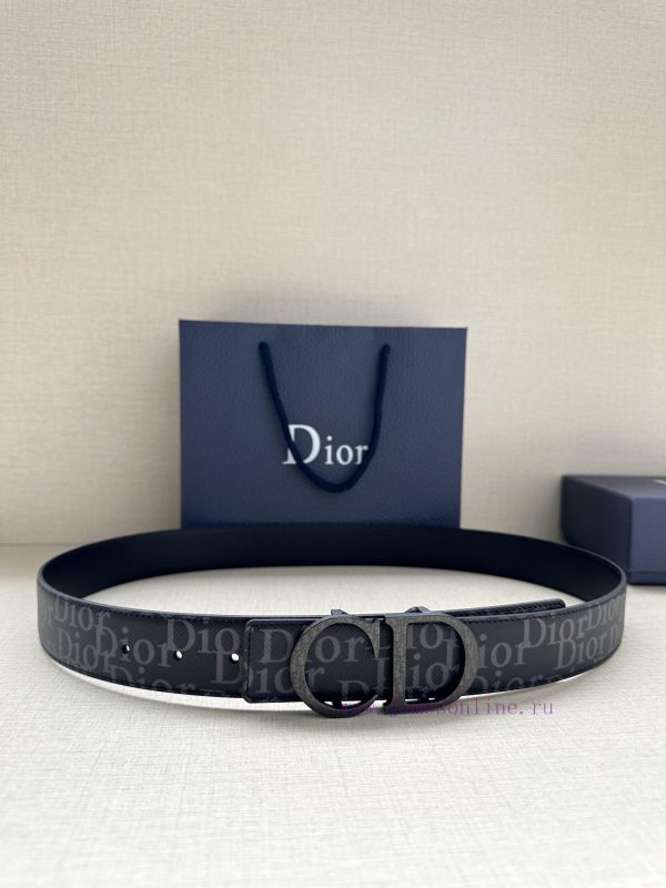 This 35mm double-sided belt combines elegant temperament with modern style. The double-sided 69h6i0jp