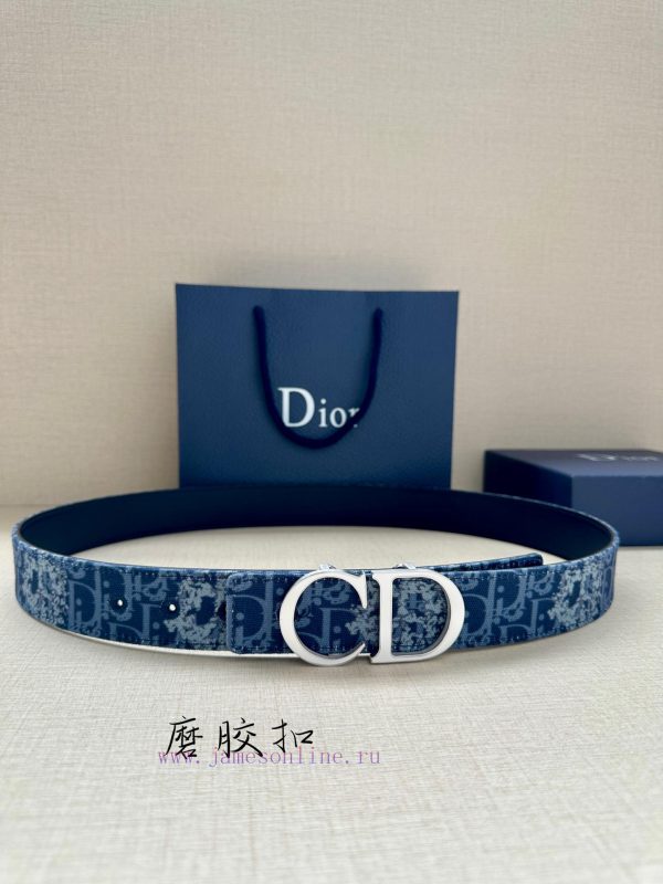 Width 3.5cm. This double-sided belt is made of 35mm blue denim fabric and smooth cowhide wit fxxqsmrn