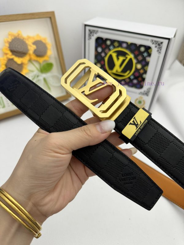 LV... Louis Vuitton automatic beltMaterial: Leather Belt with 100% Head Layer. The leather b rlfla9k0 - Image 4