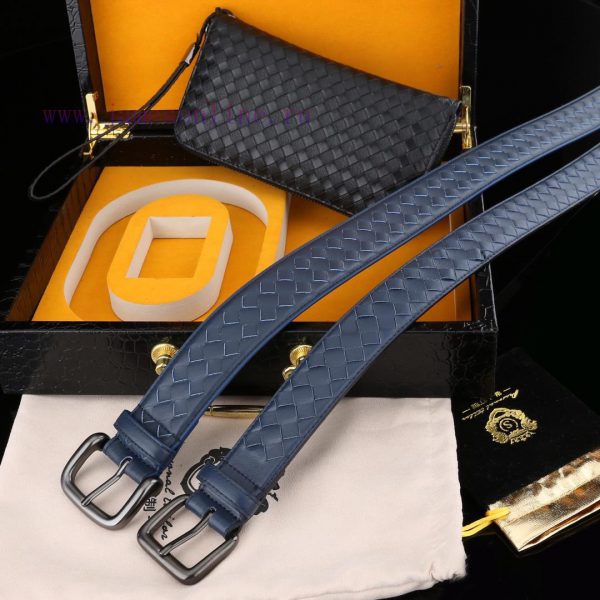 MADE IN ITALYWooden box with accompanying picturesBV (Belt and Wallet Set)The material of th u7ehef1f
