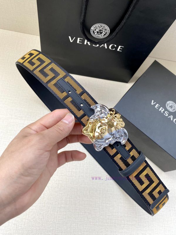 Width 3.8cm Versace This satin belt from Versace has a very casual style, adorned with the i v51y2yph