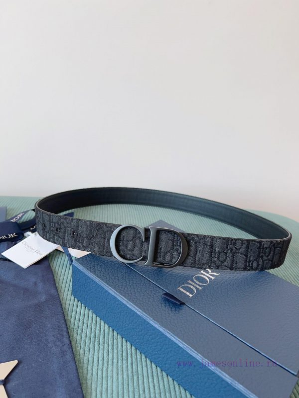 High end quality, physical photographyComes with a complete gift boxDIOR material, milkshake i7u2o24e