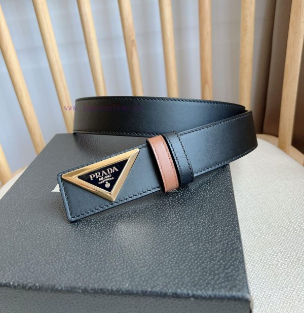 PRADA's glossy leather belt features a simple yet exquisite design with a triangular buckle n3xm57zy - Image 3
