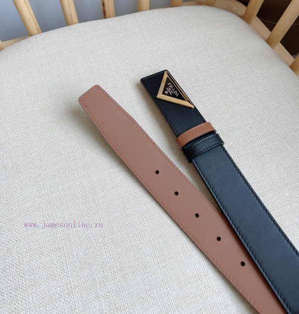PRADA's glossy leather belt features a simple yet exquisite design with a triangular buckle n3xm57zy - Image 4