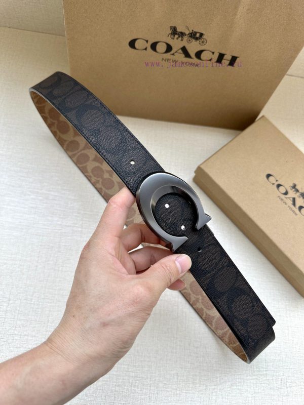 The 3.7cm wide COACH double-sided waist belt is made of one side of black/khaki fabric and c 26fnwo5f