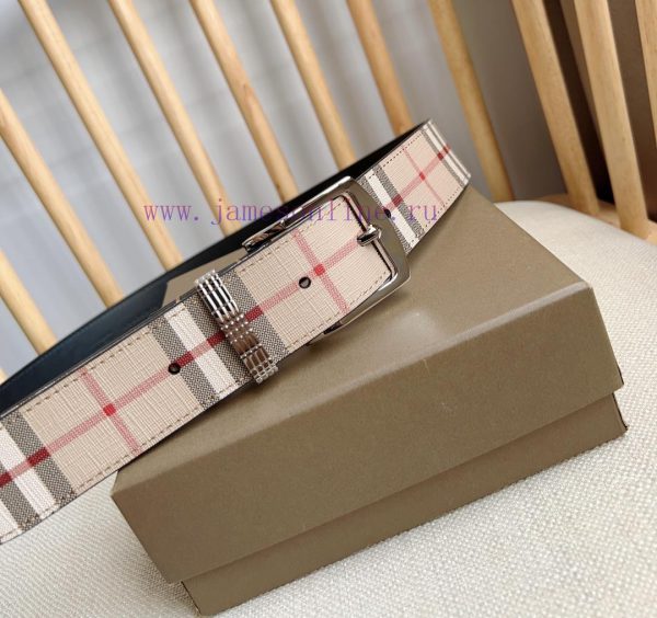 Burberry launches new matching palladium plated buckle design with engraved Burberry plaid w h5ek0axd - Image 8
