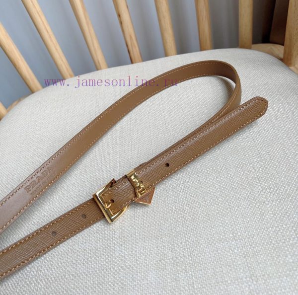 PRADA's elegant Saffiano belt showcases a feminine design with a soft and heartfelt triangul mkwdgq0b - Image 8