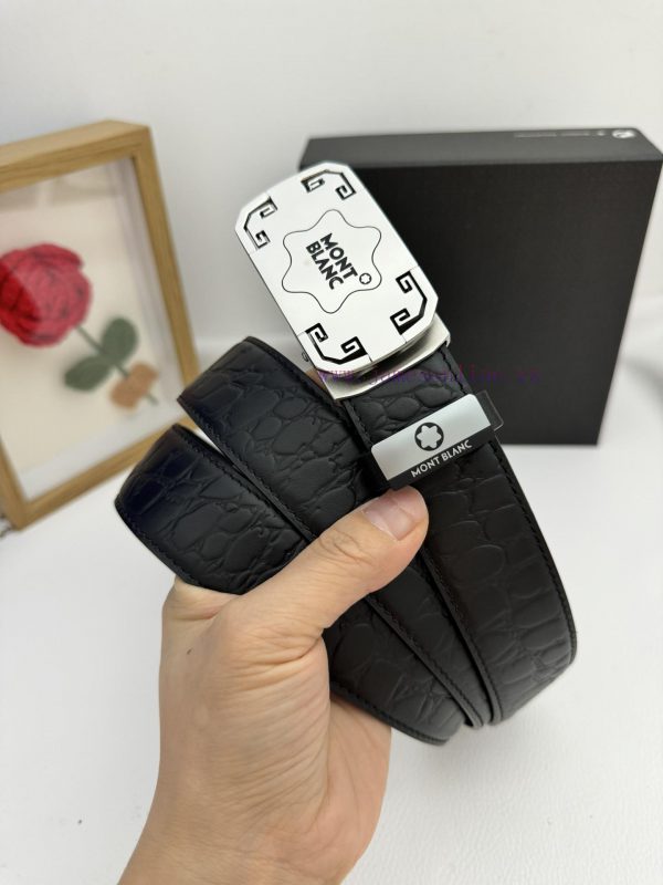 Montblanc Automatic BeltMaterial: Leather Belt with 100% Head Layer. The leather belt is gua bkr15goj