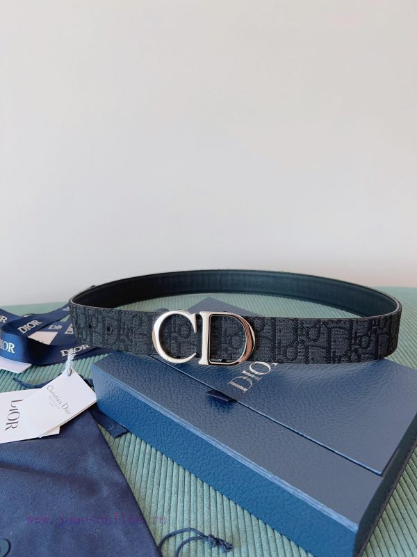 High end quality, physical photographyComes with a complete gift boxDIOR material, milkshake iruqtlme