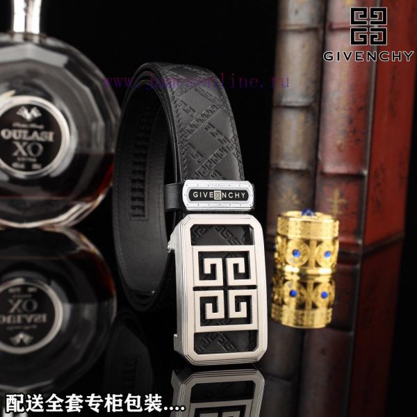 High end quality, physical photographyComes with a complete set of packagingGivenchy Oversea giix9asj