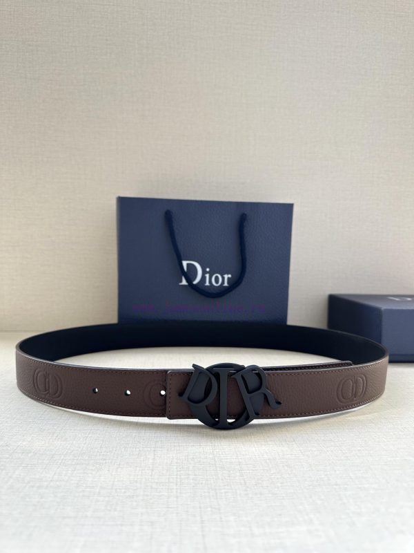 This 35mm double-sided belt with a width of 3.5cm combines elegant temperament with modern s r5dg27mu