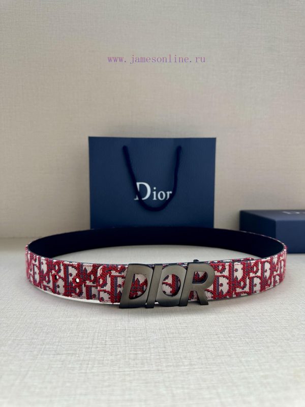 This 35mm double-sided belt with a width of 3.5cm combines elegant temperament with modern s nwp3limg